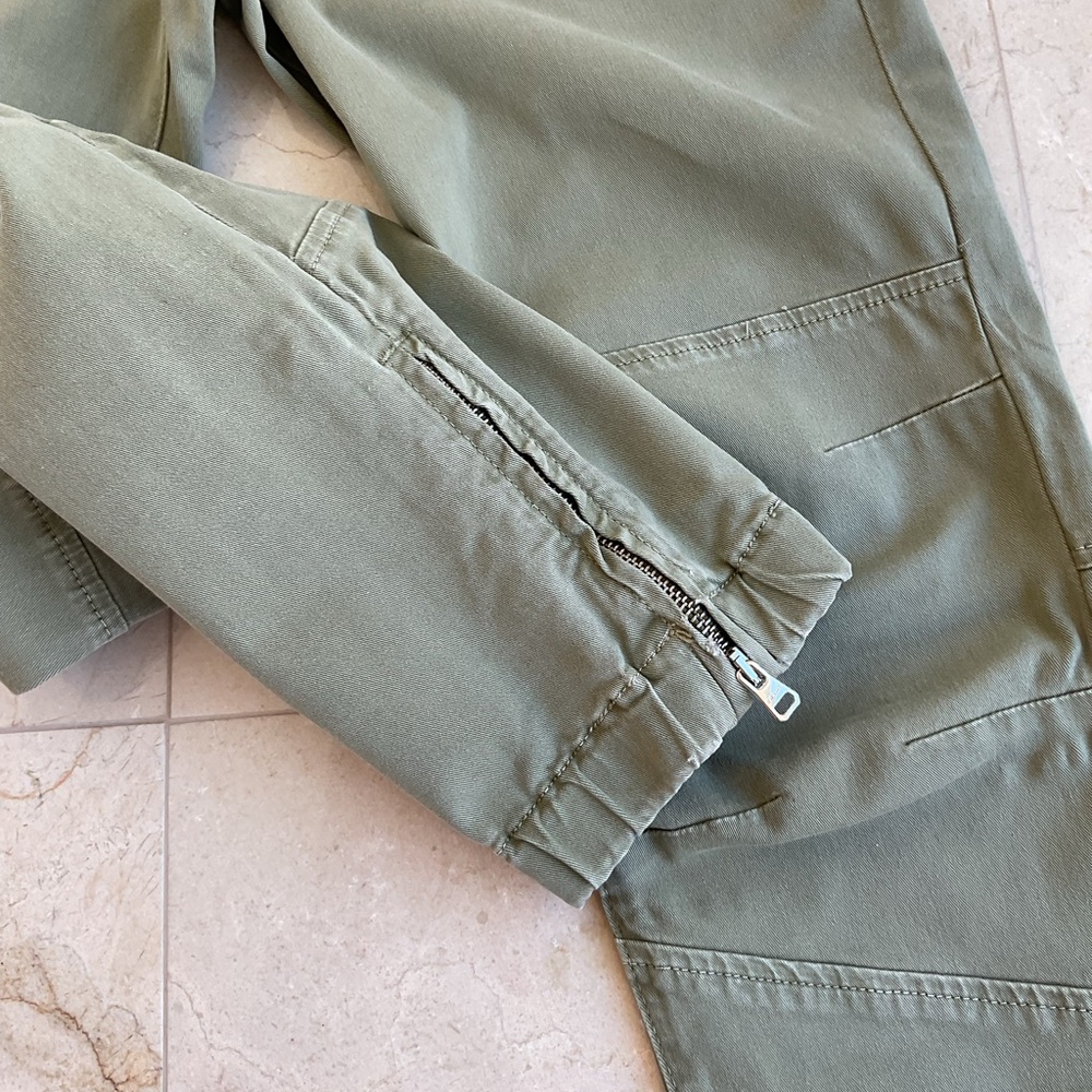 FRAME Denim women’s Trapunto Moto Pants - Picture 7 of 10